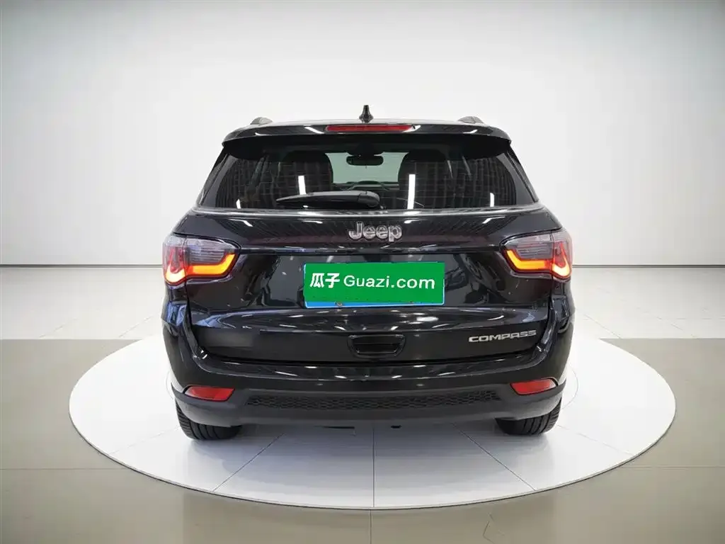 Jeep Compass — фото 2
