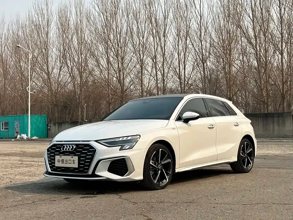 Audi A3 — фото 1