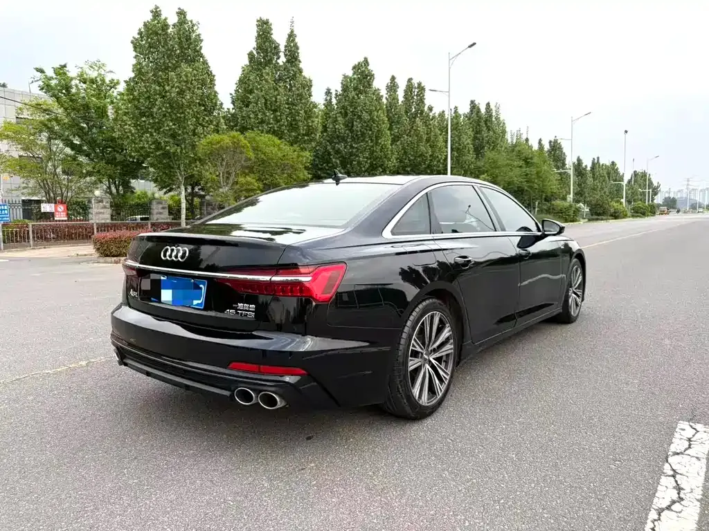 Audi A6L — фото 9