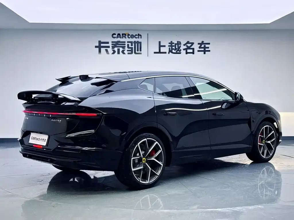 Lotus Eletre — фото 10