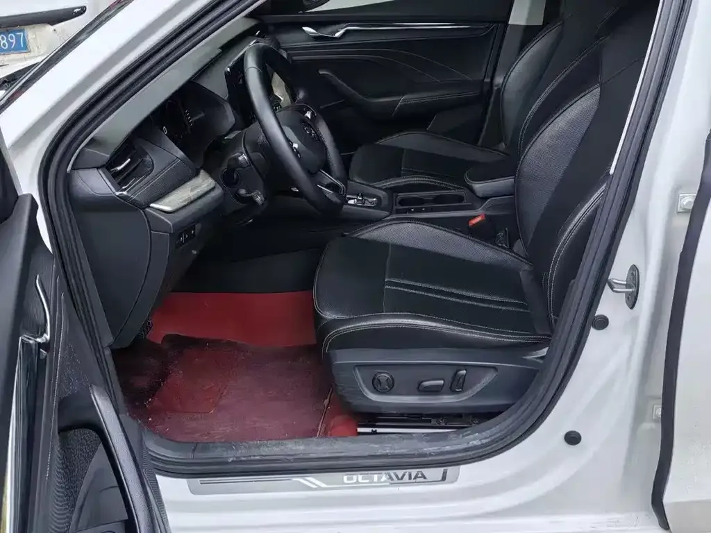 Skoda Octavia — фото 6