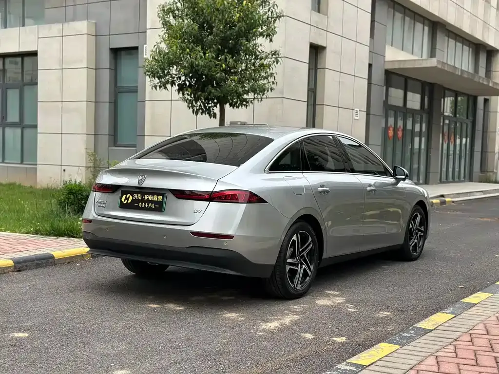 Roewe D7 — фото 6