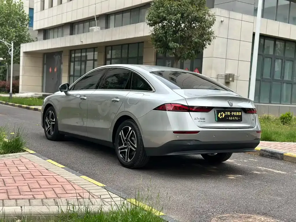 Roewe D7 — фото 4