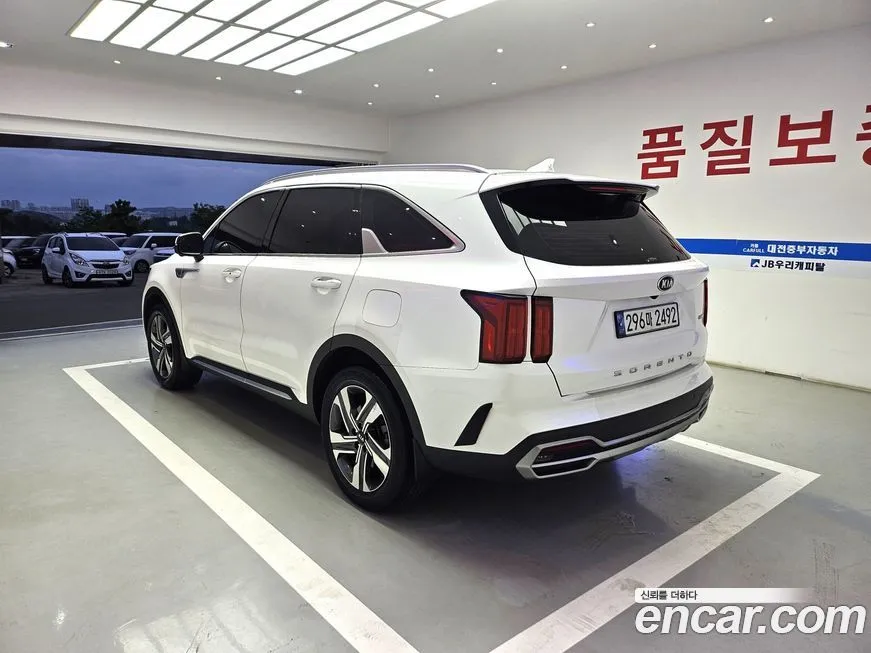 Kia Sorento — фото 9