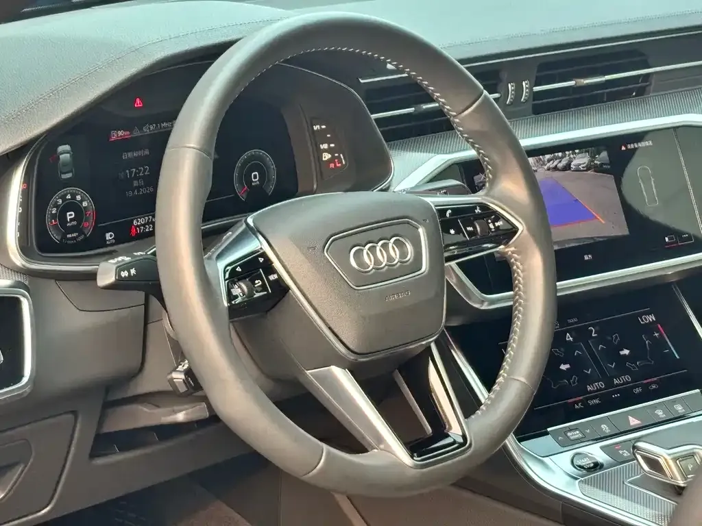 Audi A6L — фото 9
