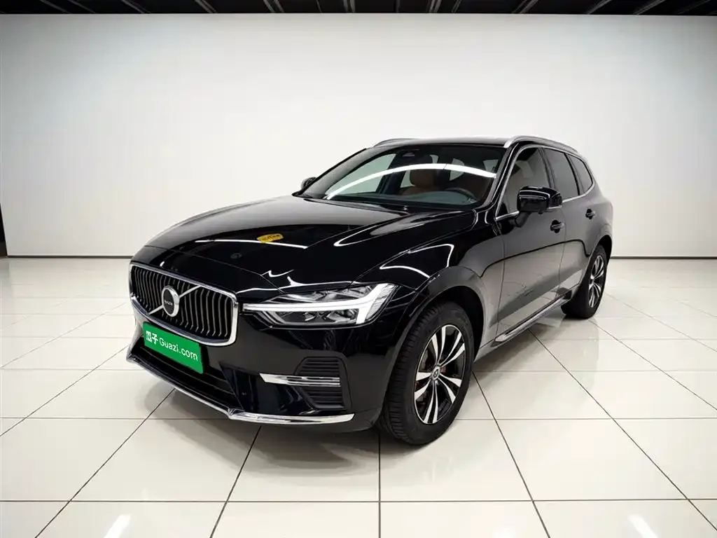 Volvo XC60 — фото 1