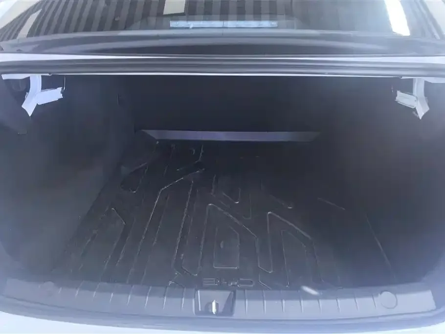 BYD Seal 05 DM-i — фото 8