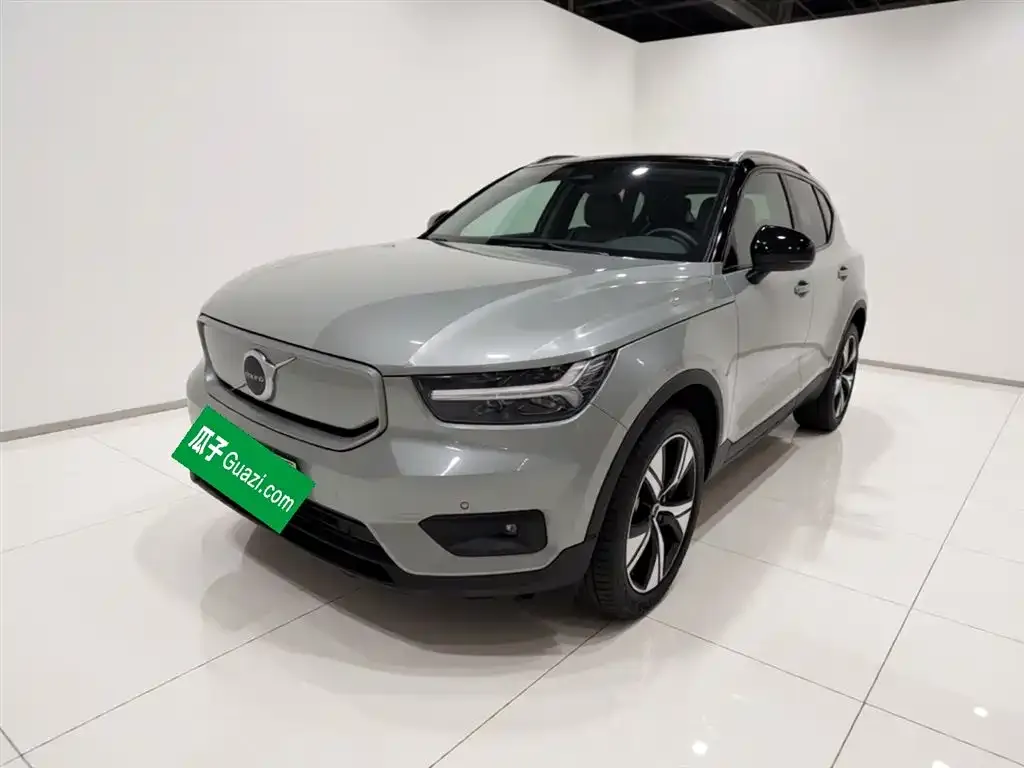 Volvo XC40 NEV — фото 6