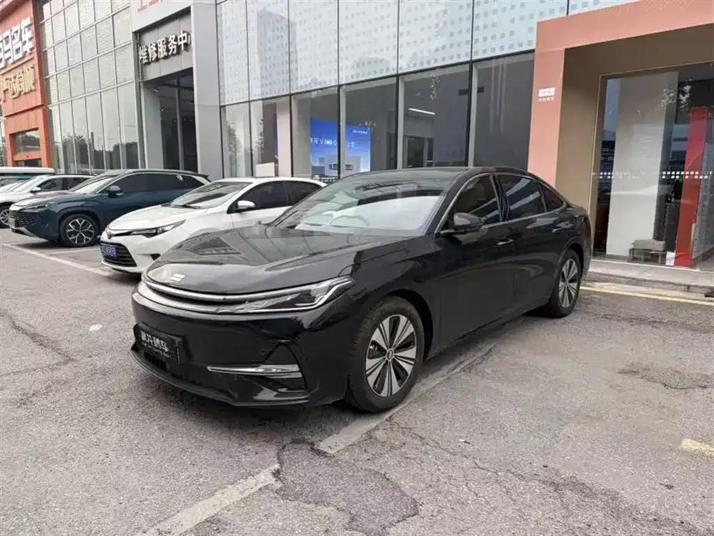 Geely Galaxy A7 — фото 1