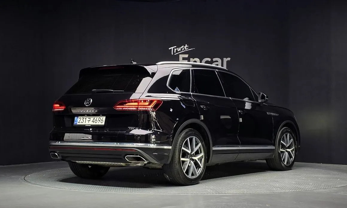 Volkswagen Touareg — фото 5
