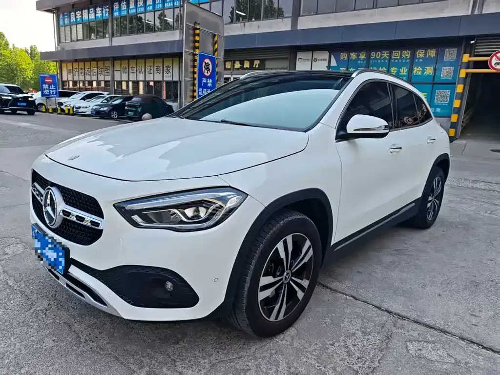 Mercedes-Benz GLA — фото 1