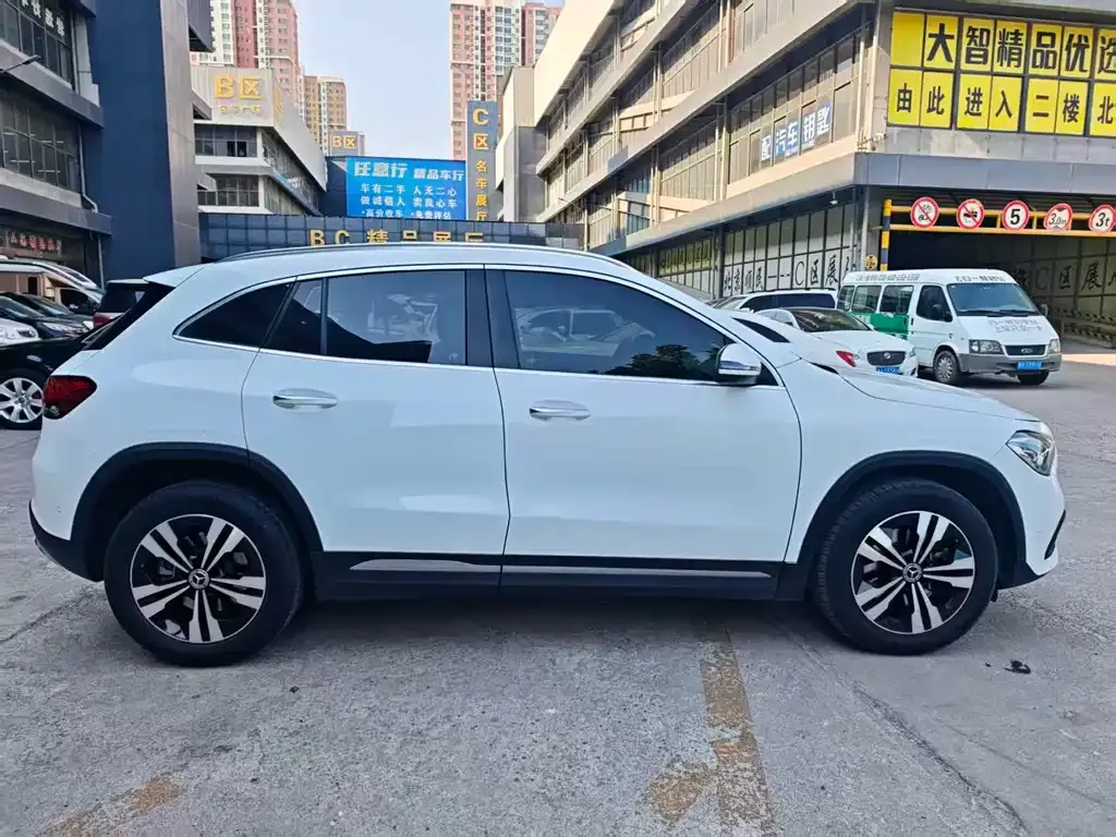 Mercedes-Benz GLA — фото 7