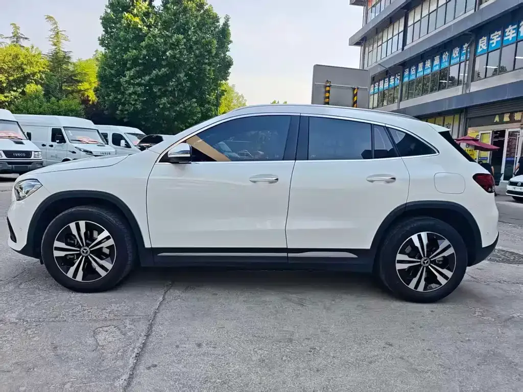 Mercedes-Benz GLA — фото 8