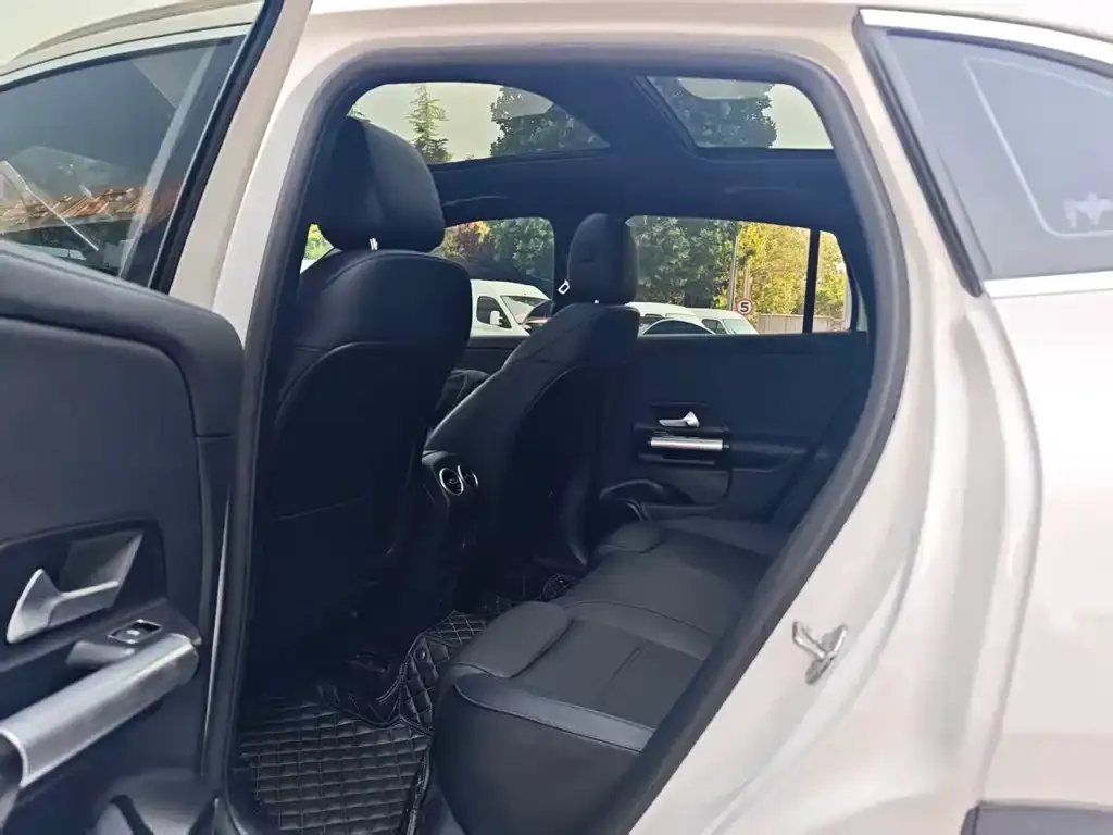 Mercedes-Benz GLA — фото 6
