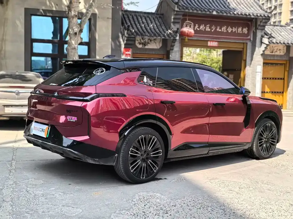 Lynk & Co 08 EM-P — фото 7