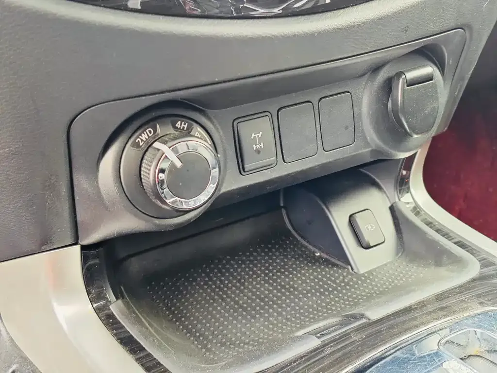 Nissan Terra — фото 2