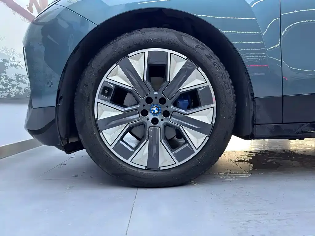 BMW iX — фото 10
