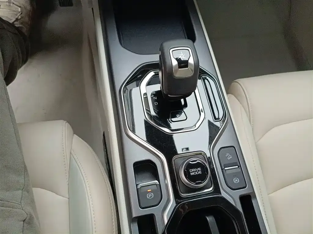 Geely Icon — фото 3