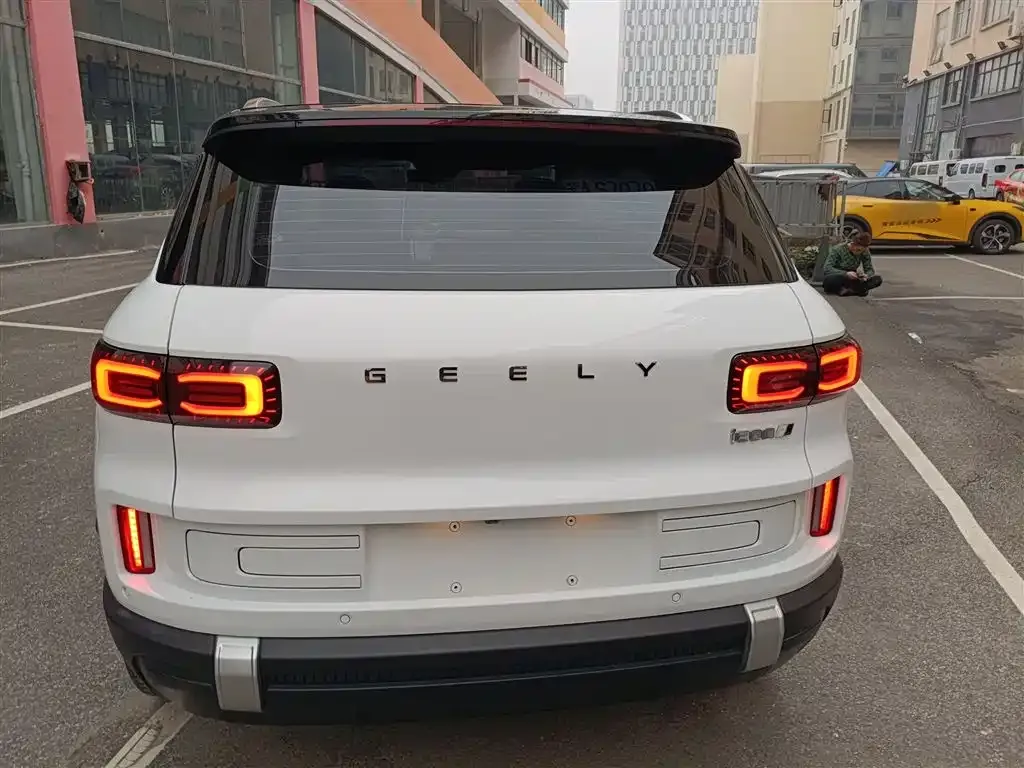 Geely Icon — фото 9