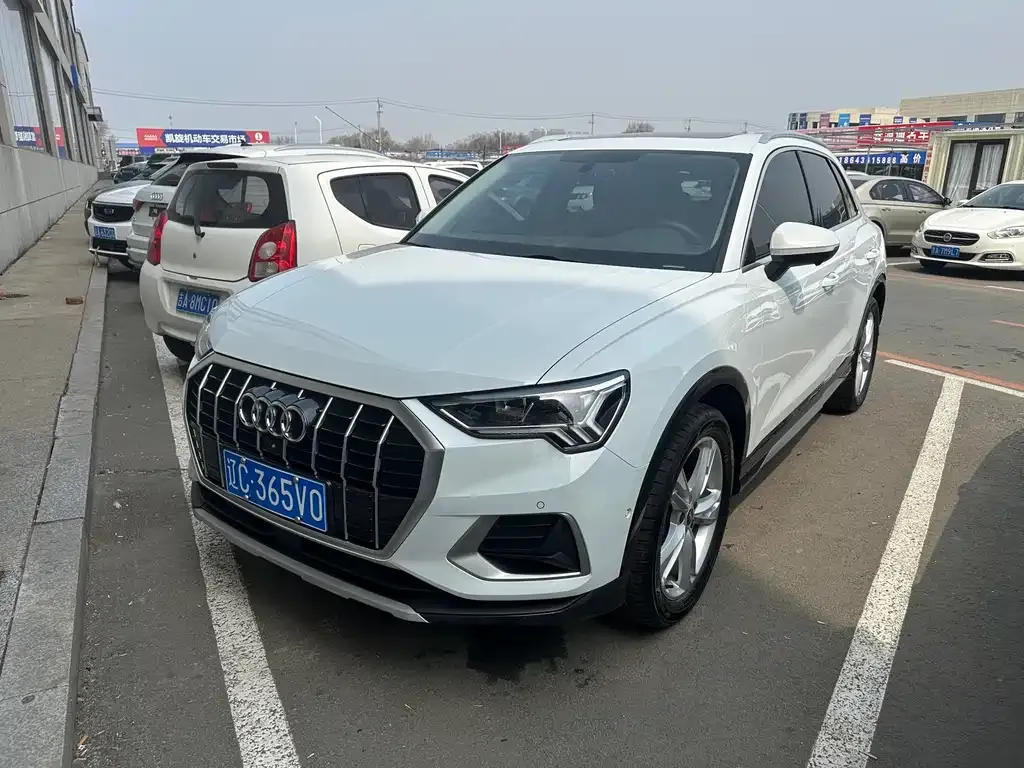Audi Q3 — фото 1