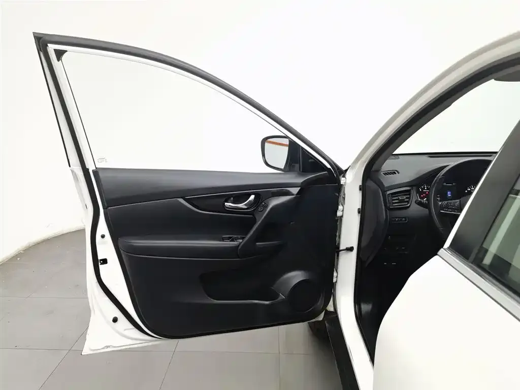 Nissan X-Trail — фото 4