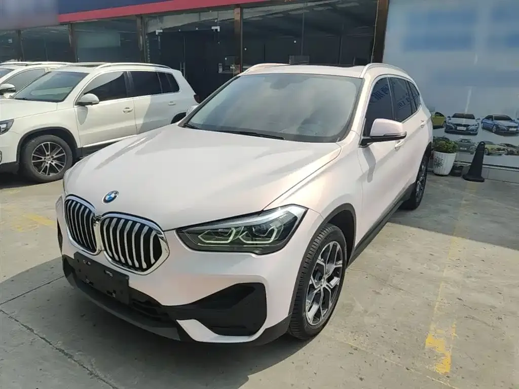 BMW X1 — фото 1