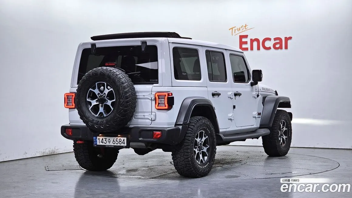 Jeep Wrangler — фото 7