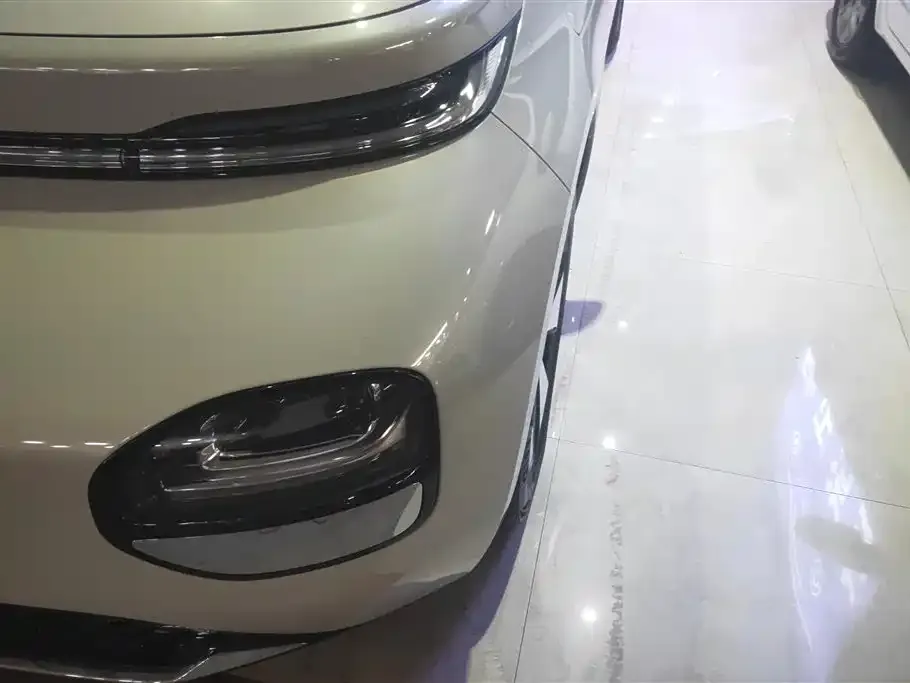 Baojun Yunduo — фото 4