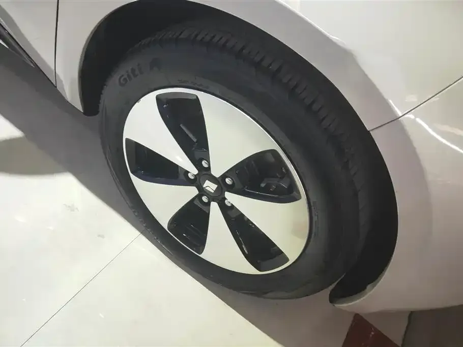 Baojun Yunduo — фото 9