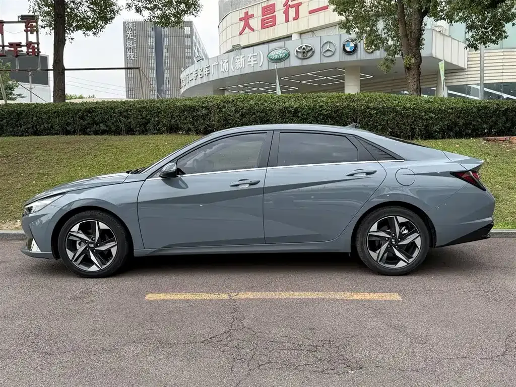 Hyundai Elantra — фото 9