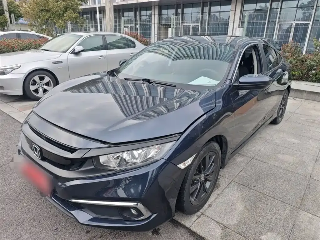 Honda Civic — фото 1