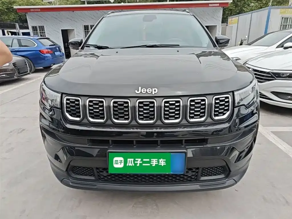 Jeep Compass — фото 7