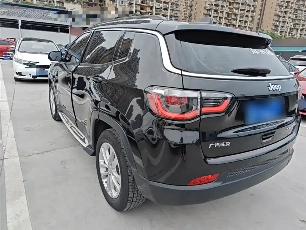 Jeep Compass — фото 6