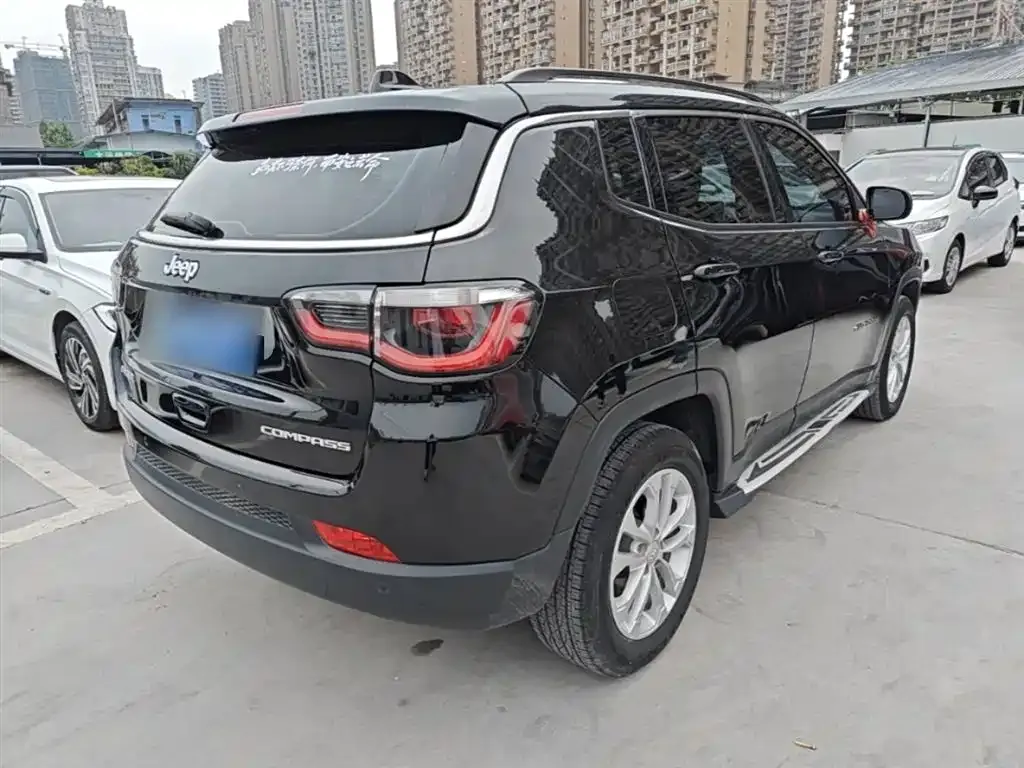 Jeep Compass — фото 3