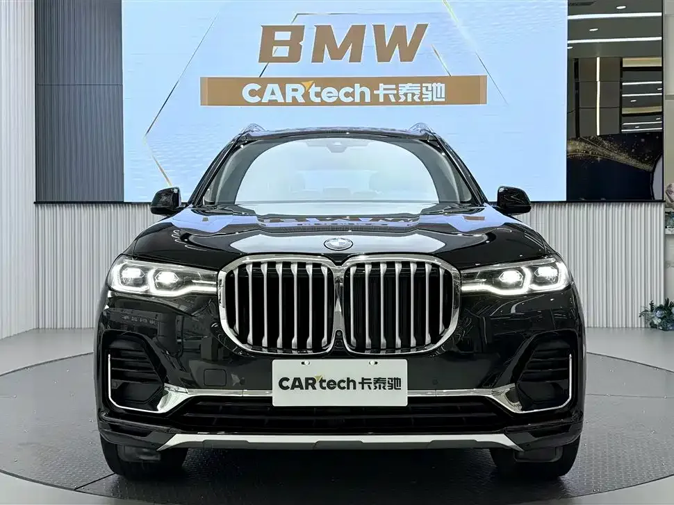 BMW X7 — фото 10