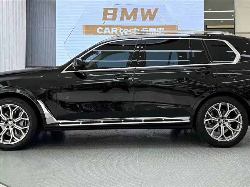 BMW X7 — фото 3