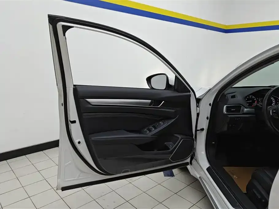 Honda Inspire — фото 10