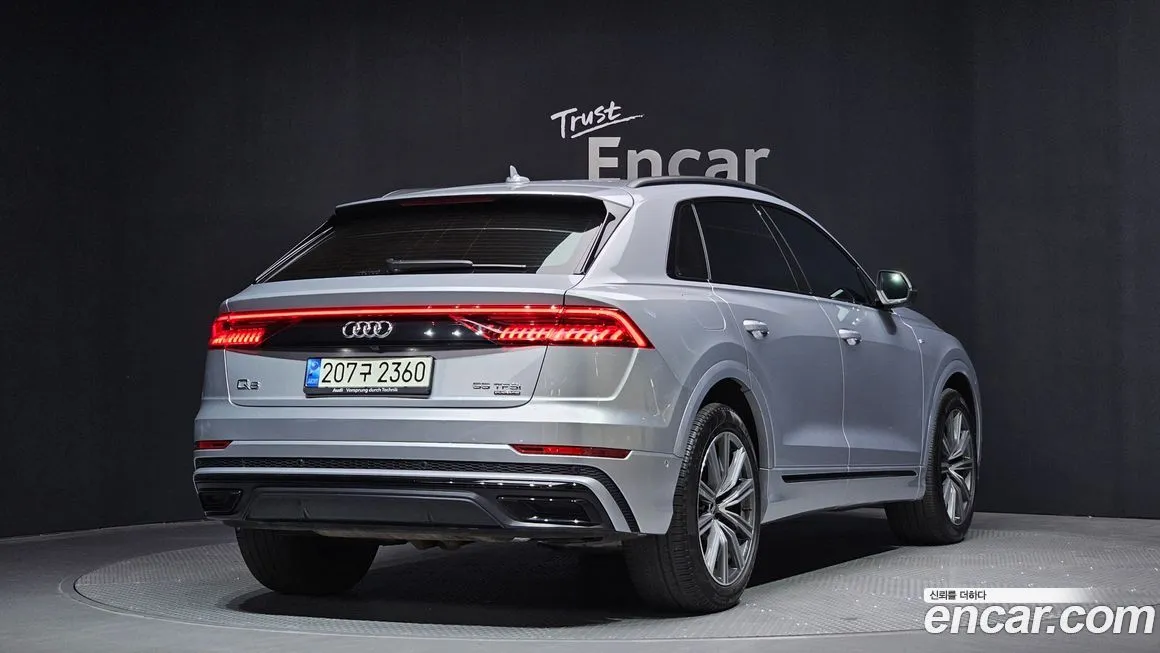 Audi Q8 — фото 2