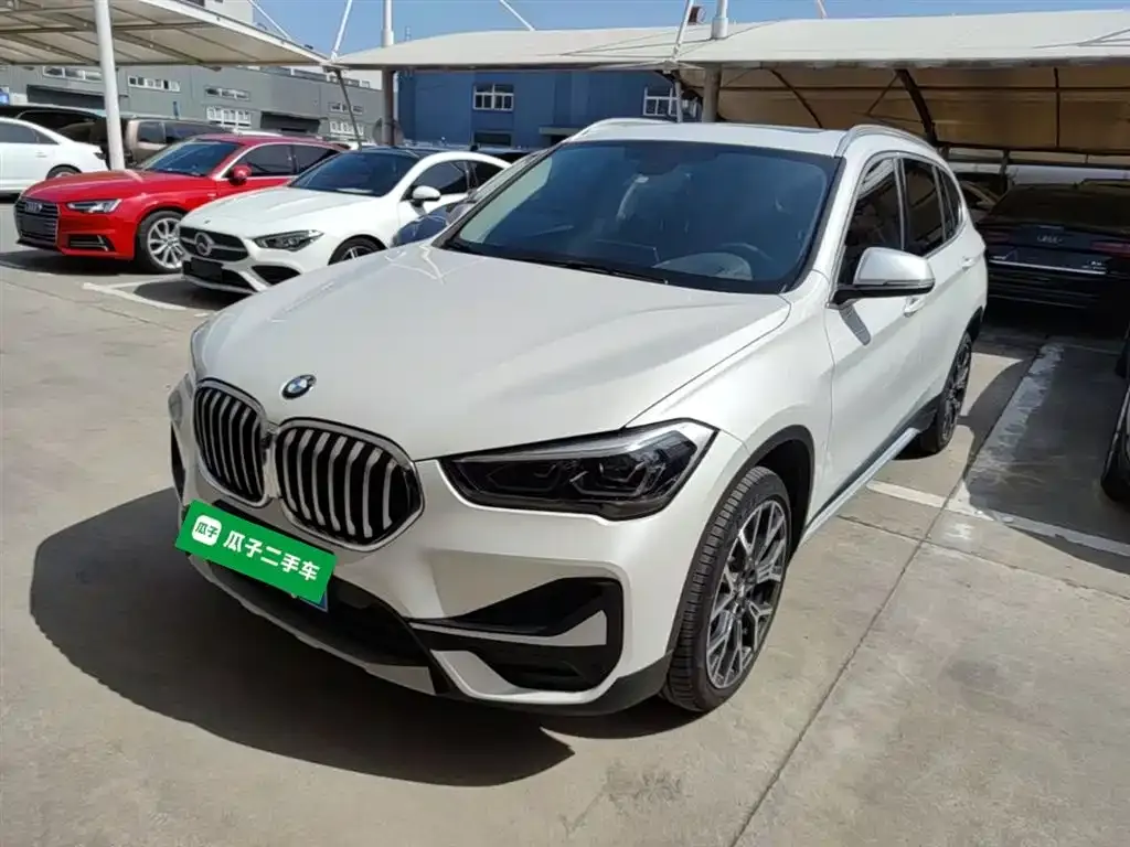 BMW X1 — фото 1