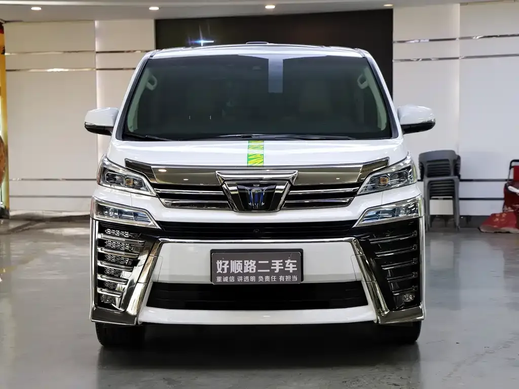 Toyota Vellfire — фото 6