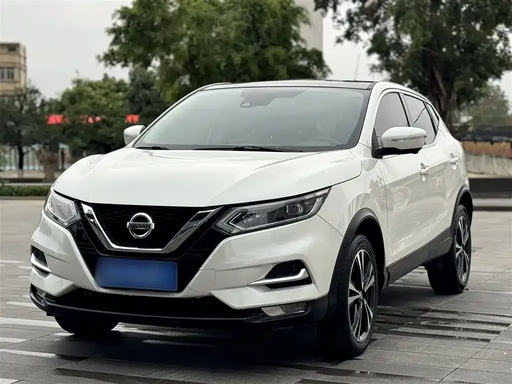 Nissan Qashqai — фото 1