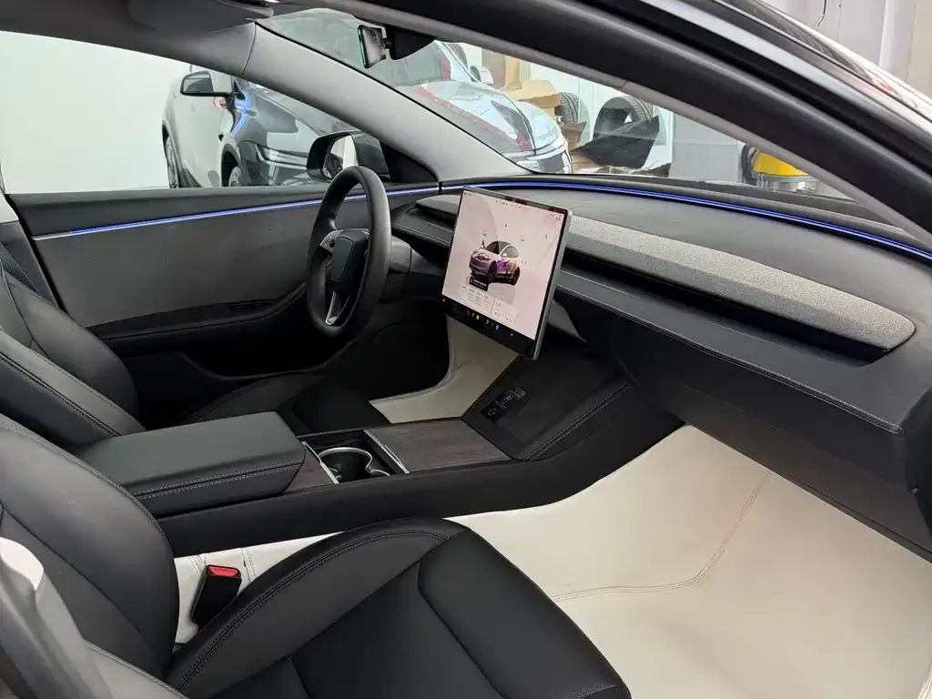 Tesla Model 3 — фото 3