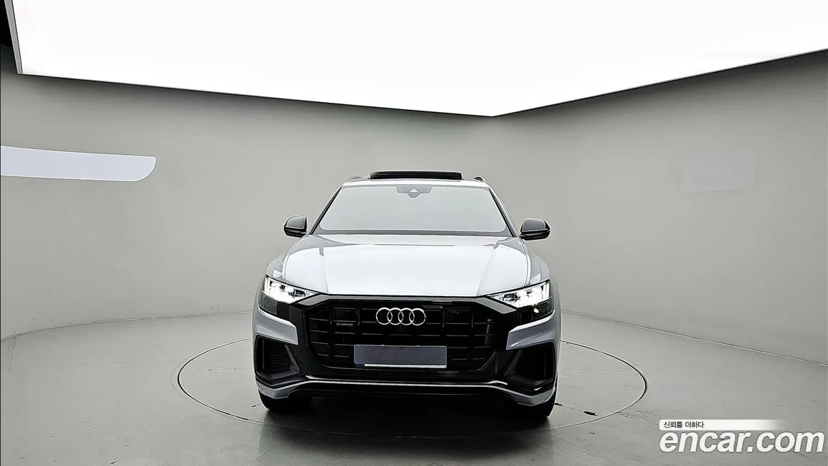 Audi Q8 — фото 6