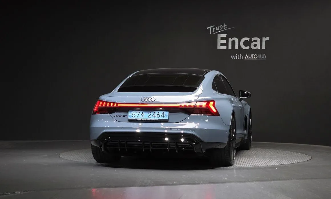 Audi e-tron GT — фото 9