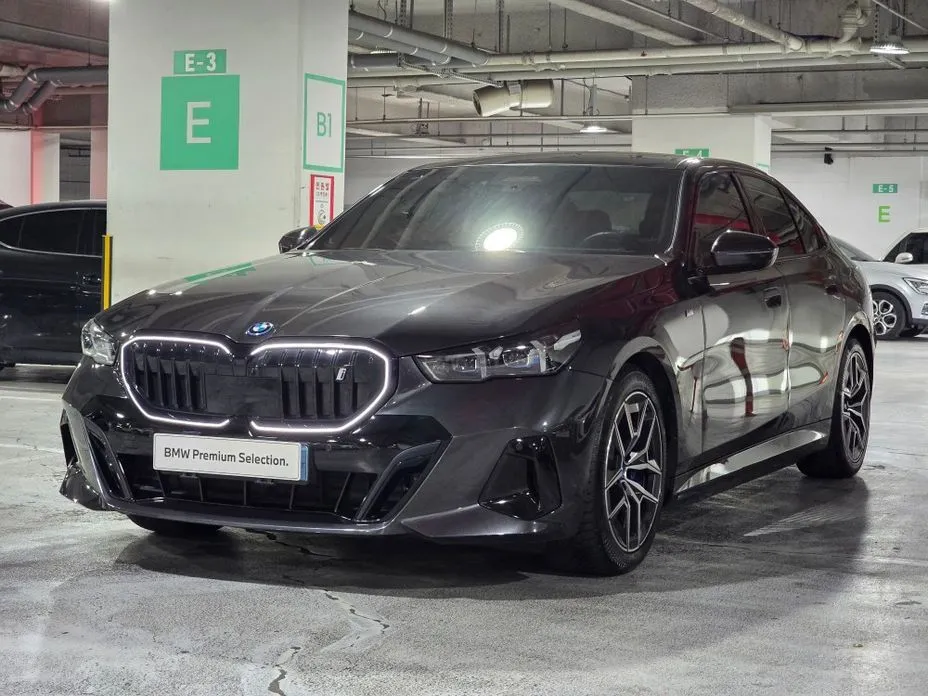 BMW i5 — фото 1