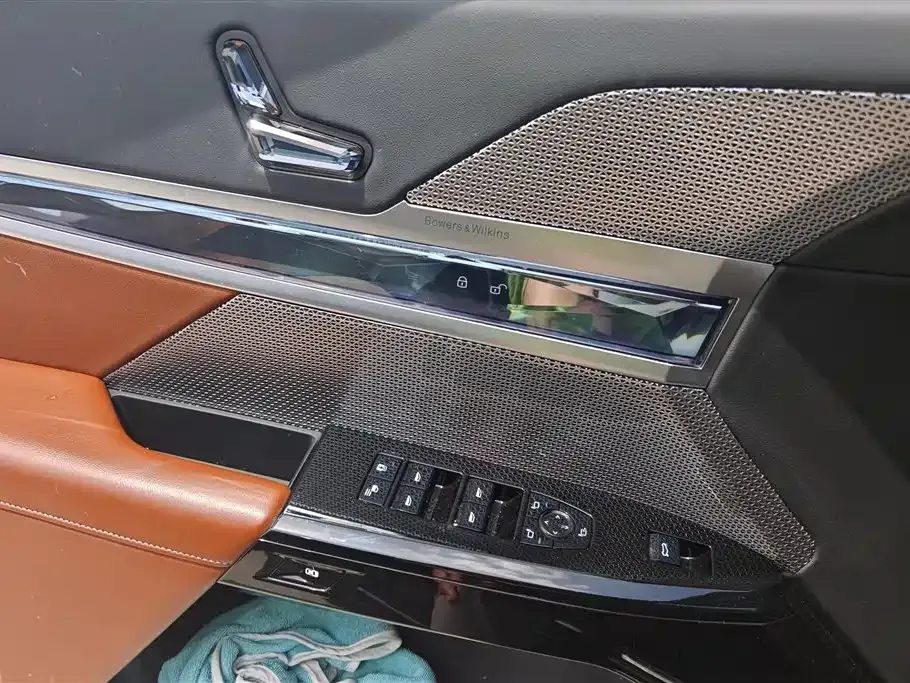 BMW i7 — фото 10