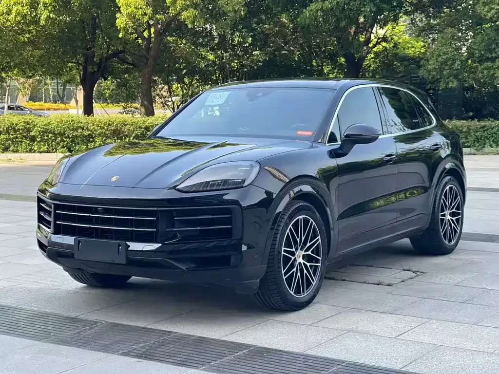 Porsche Cayenne — фото 1