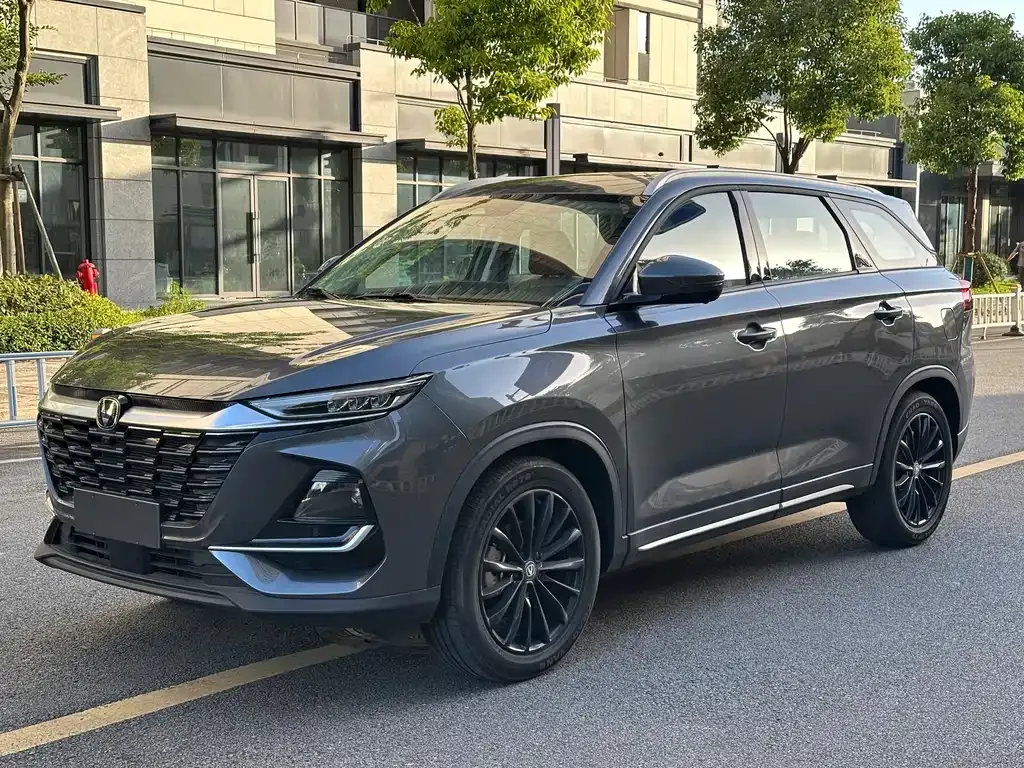 Changan CS75 — фото 1
