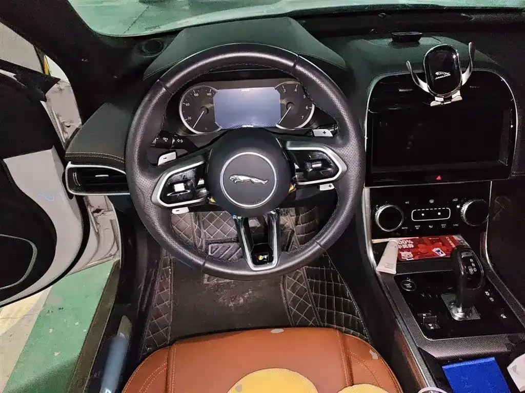 Jaguar XEL — фото 10