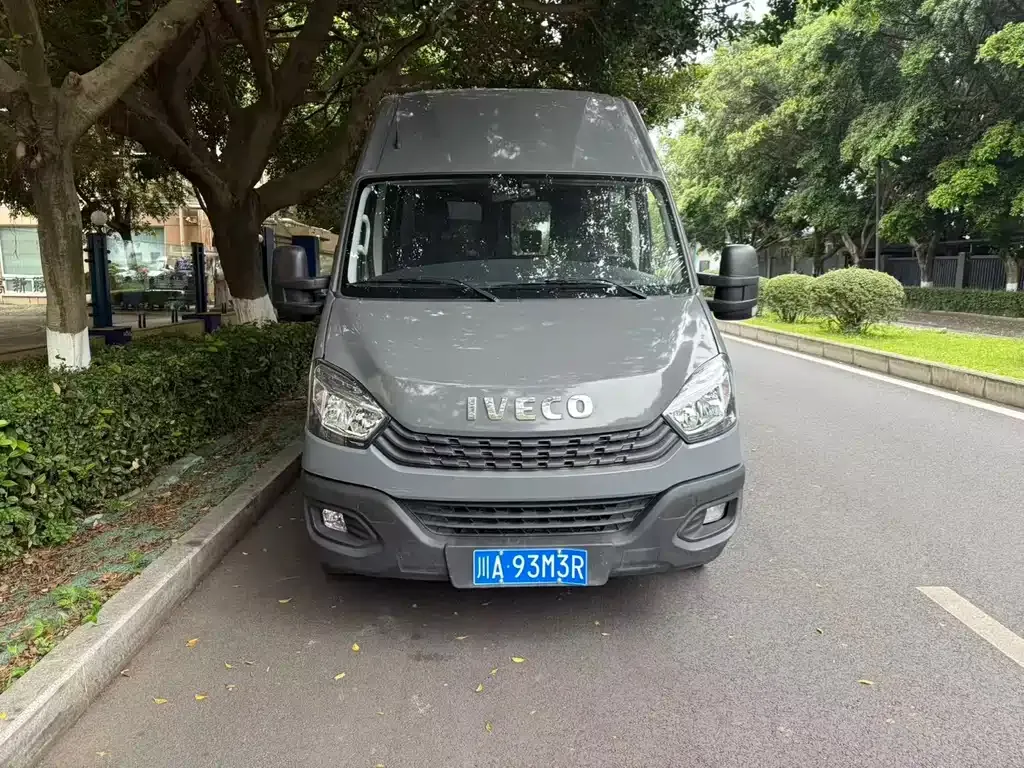 IVECO Ousheng — фото 1